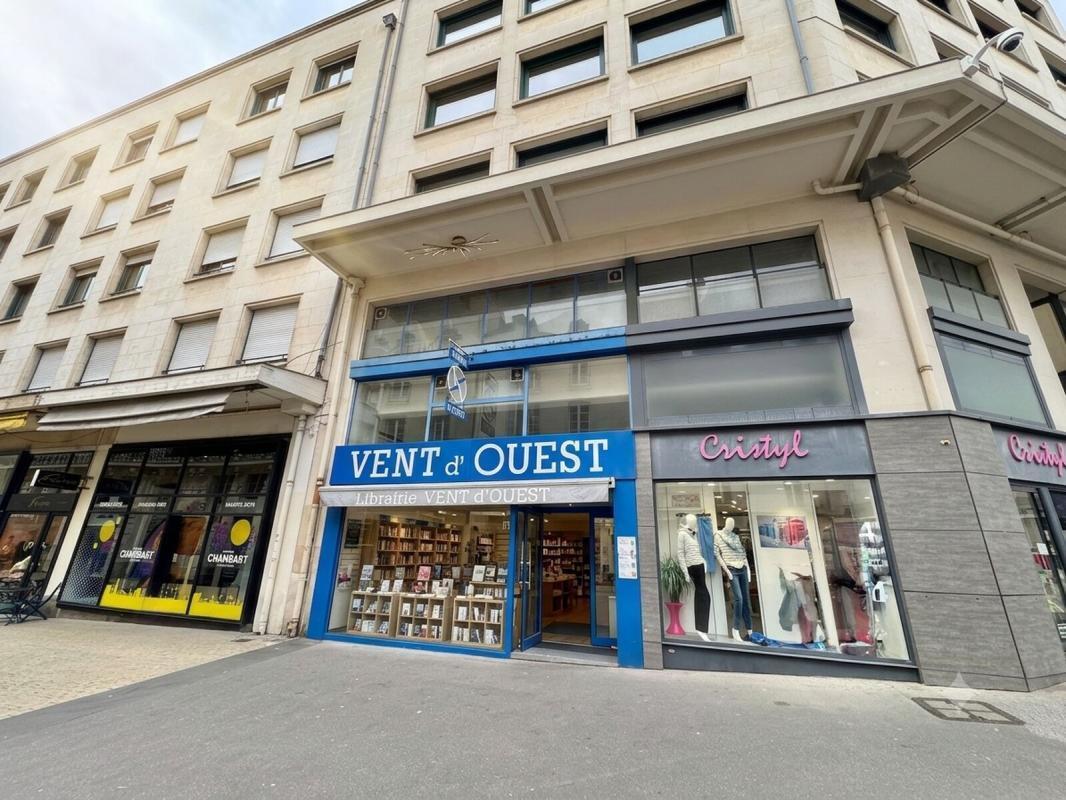 Local commercial dans Nantes à louer Photo de l’immeuble– Image 1 sur 6