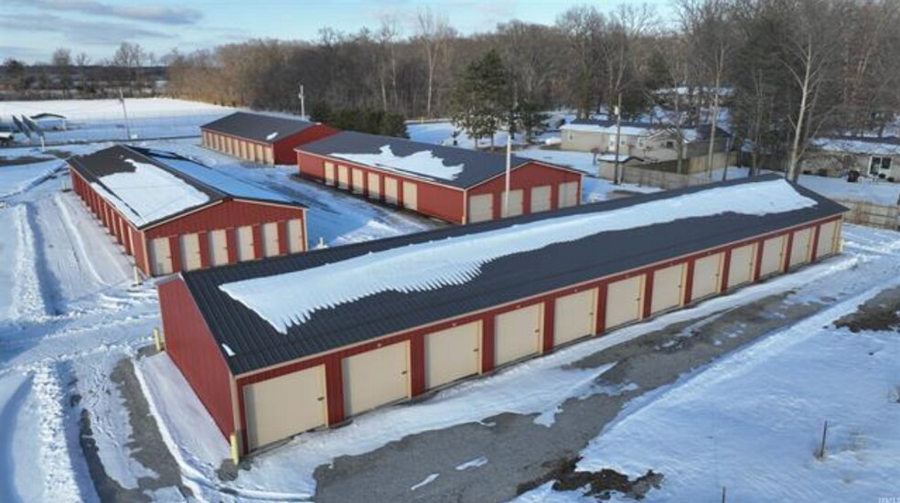 15 E Indian Hills Rd, Winamac, IN à vendre - Photo de l’immeuble – Image 2 sur 2