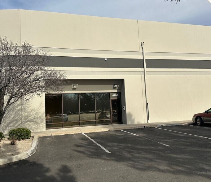 4788-4800 Longley Ln, Reno, NV à louer - Photo de l’immeuble – Image 1 sur 5