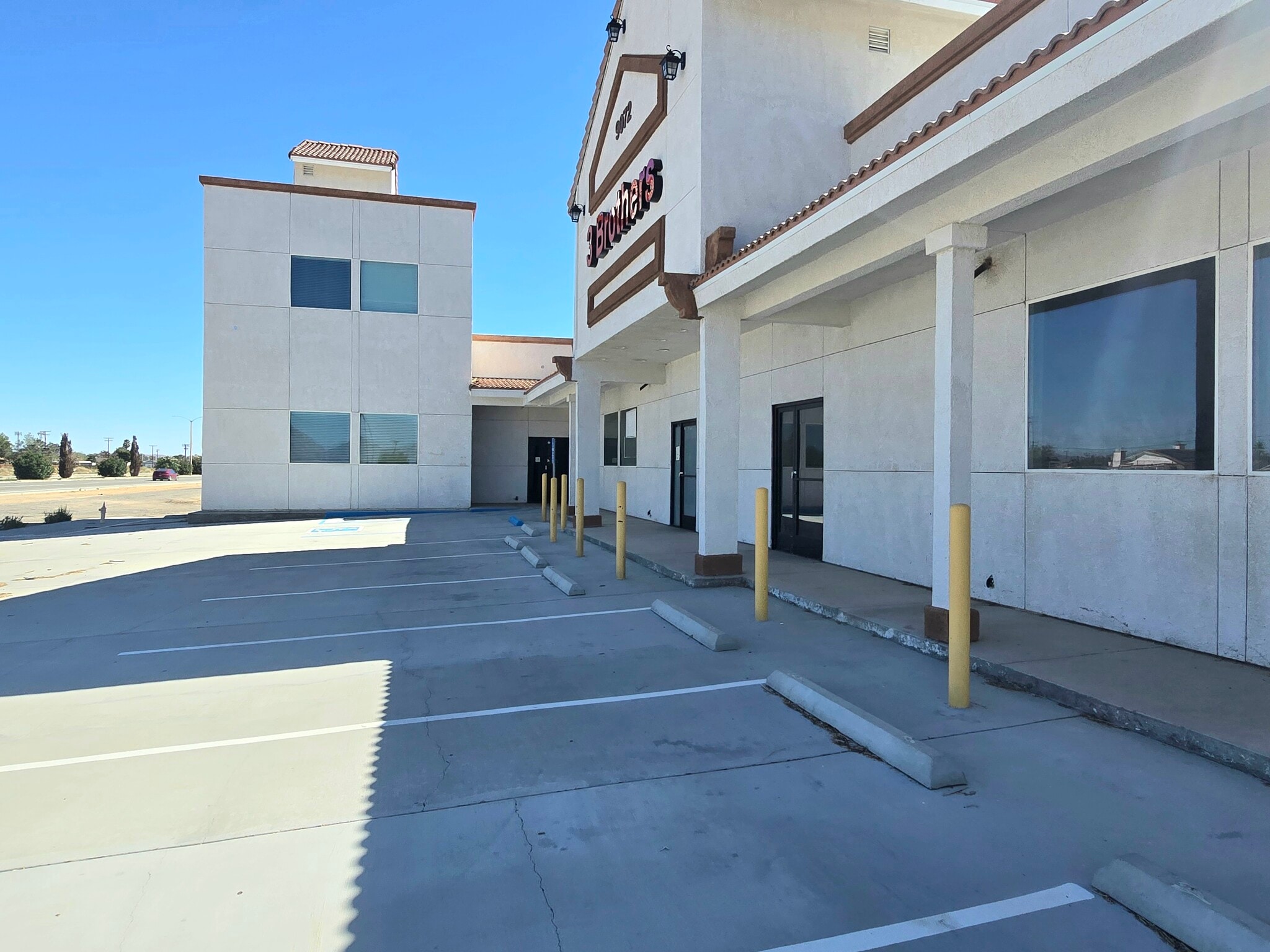 9072 California City Blvd, California City, CA à louer Photo intérieure– Image 1 sur 4