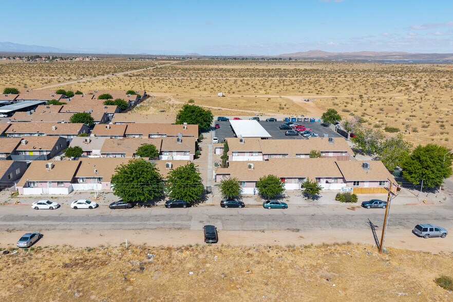 11211 La Habra Ave, Adelanto, CA à vendre - Photo de l’immeuble – Image 3 sur 21