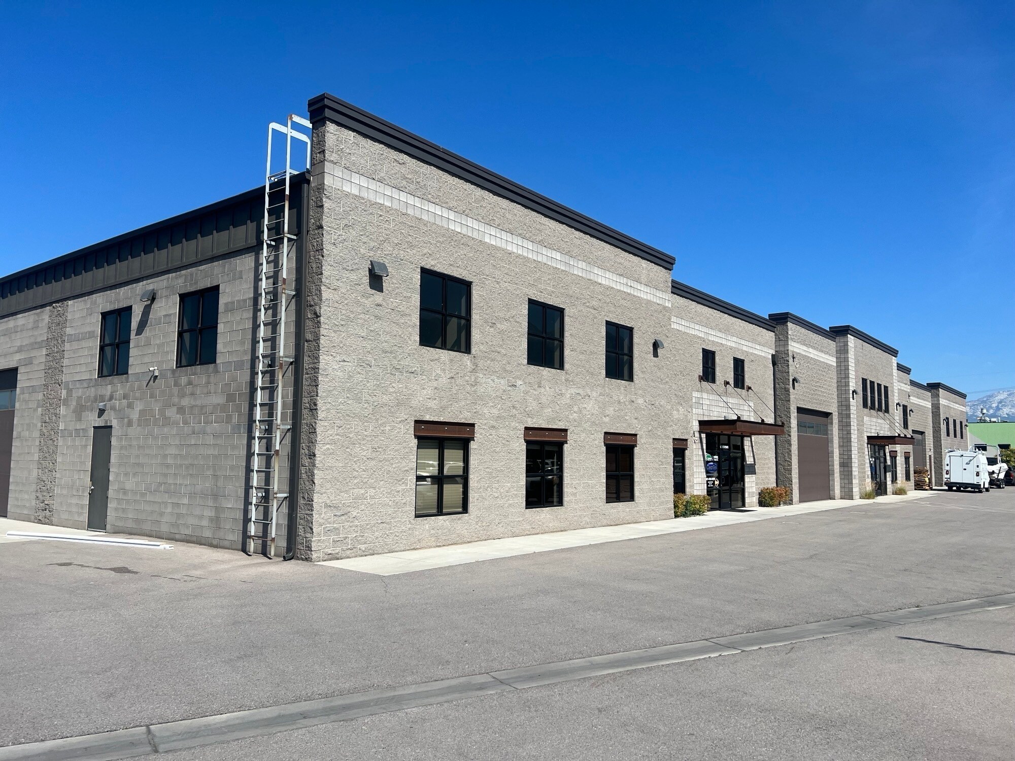 472 E 1750 N, Vineyard, UT à louer Photo principale– Image 1 sur 8