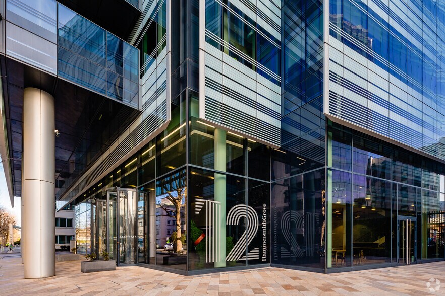 12 Hammersmith Grove, Londres à louer - Photo de l’immeuble – Image 3 sur 13