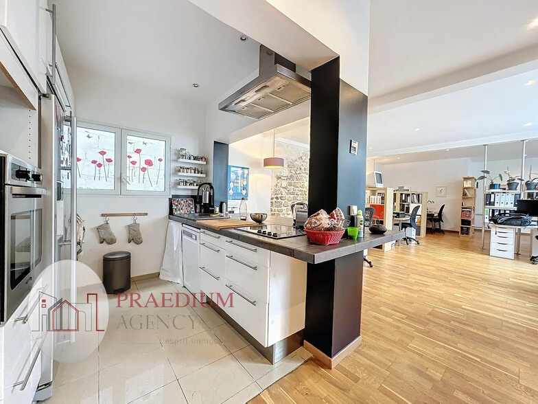 Bureau dans Ivry-sur-Seine à vendre - Photo de l’immeuble – Image 2 sur 22