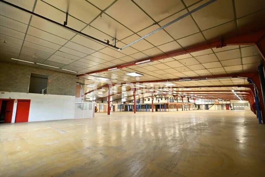 Local d’activités dans Rillieux-la-Pape à louer - Photo de l’immeuble – Image 2 sur 12