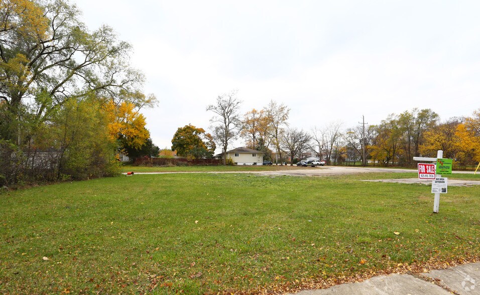 594 N La Fox St, South Elgin, IL à vendre - Photo de l’immeuble – Image 2 sur 4