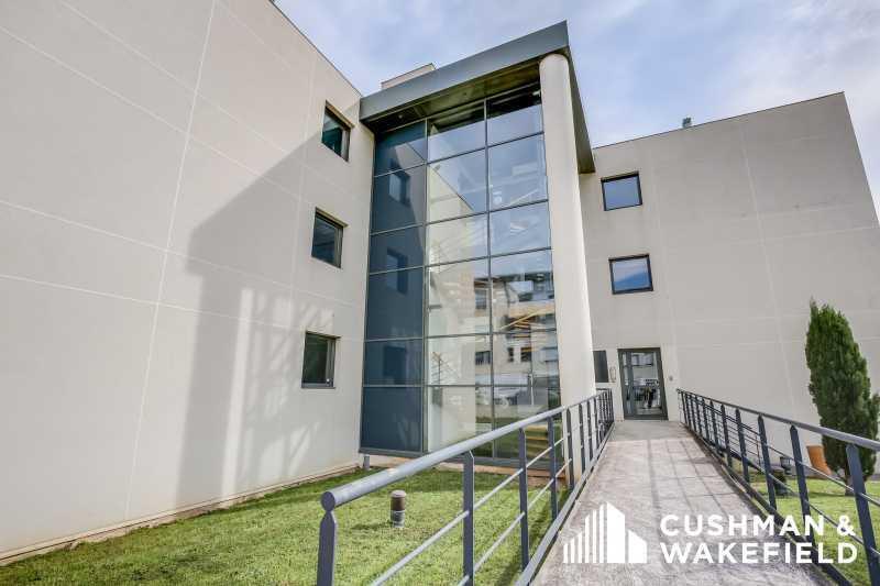 18 Rue Elie Pelas, Marseille à louer - Photo de l’immeuble – Image 3 sur 12