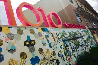 Plus de détails pour 1010 S Flores St, San Antonio, TX - Local commercial à louer