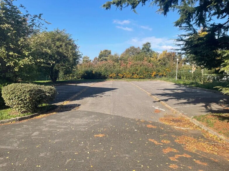 Local d’activités dans Nanterre à louer - Photo de l’immeuble – Image 2 sur 12