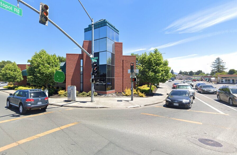1995 Sebastopol Rd, Santa Rosa, CA à vendre - Photo principale – Image 1 sur 6
