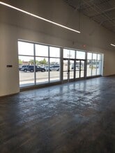 1325 E Jackson St, Macomb, IL à louer Photo intérieure– Image 2 sur 8