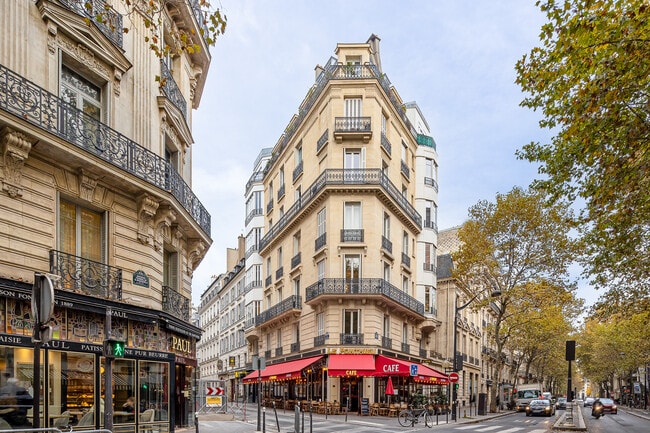 Plus de détails pour 51 Avenue Franklin D. Roosevelt, Paris - Local commercial à louer