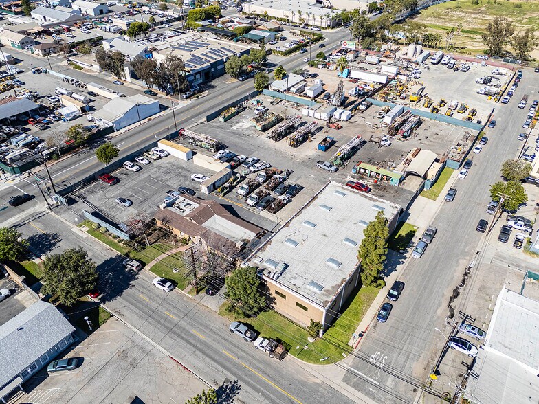 1241 E Burnett St, Signal Hill, CA à louer - Aérien – Image 2 sur 12