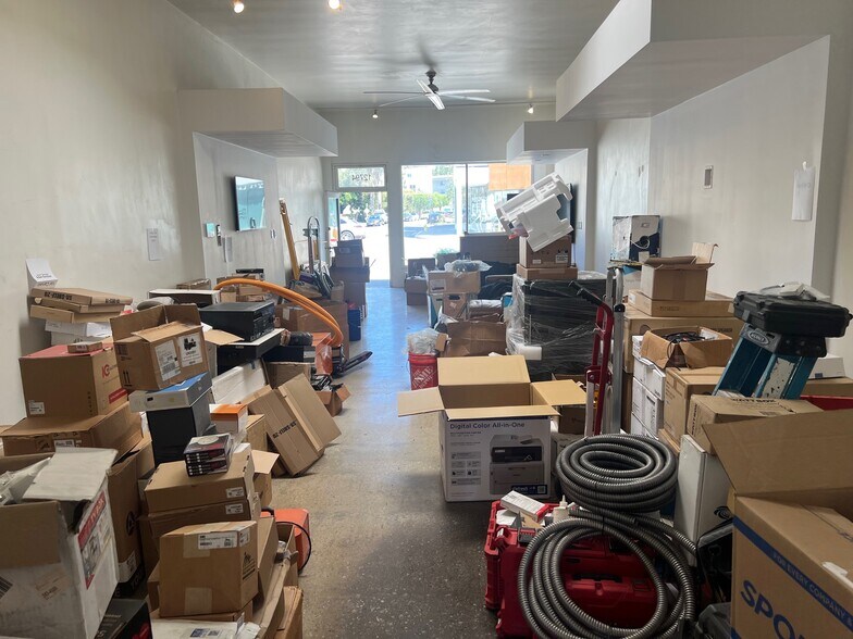 12794 W Washington Blvd, Los Angeles, CA à louer - Photo de l’immeuble – Image 3 sur 4