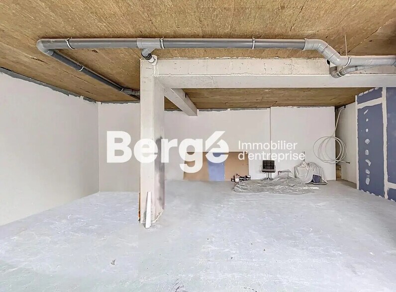 Local commercial dans La Trinité à louer - Photo intérieure – Image 3 sur 7