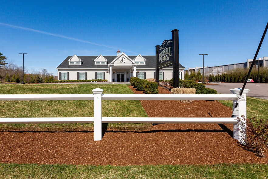 17 Main St, Lakeville, MA à vendre - Photo de l’immeuble – Image 3 sur 55