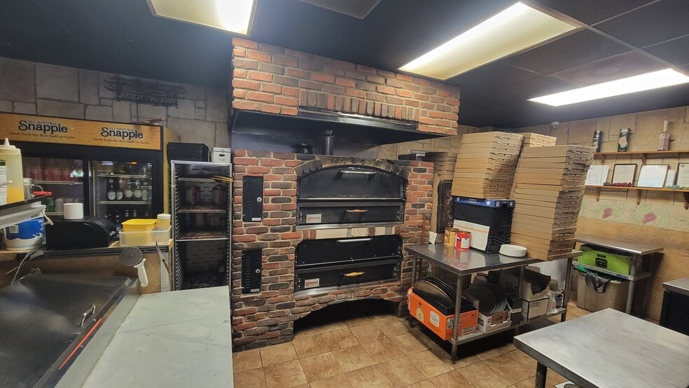1346 N Church St, Hazle Township, PA à louer - Photo intérieure – Image 2 sur 13