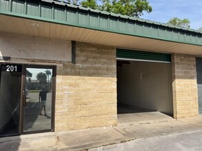1706 N Magnolia Ave, Ocala, FL à louer Photo intérieure– Image 1 sur 5