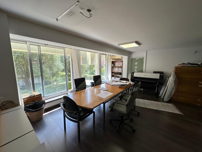 Plus de détails pour Bureau à vendre