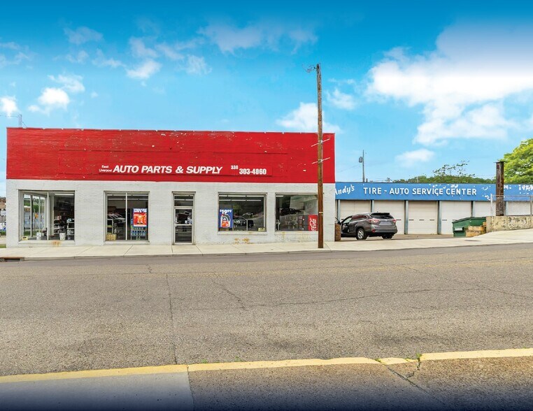 653 Walnut St, East Liverpool, OH à vendre - Photo de l’immeuble – Image 1 sur 10