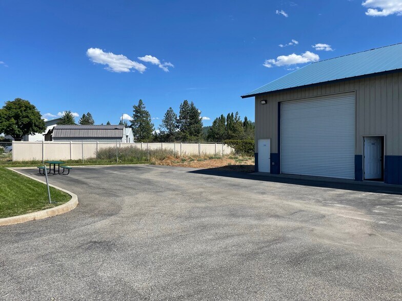 3826 Riverbend ave, Post Falls, ID à louer - Photo de l’immeuble – Image 2 sur 10