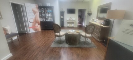 4675 N Shallowford Rd, Dunwoody, GA à louer Photo de l’immeuble– Image 1 sur 8