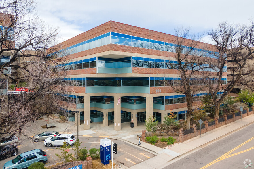 799 E Hampden Ave, Englewood, CO à louer - Photo de l’immeuble – Image 1 sur 3