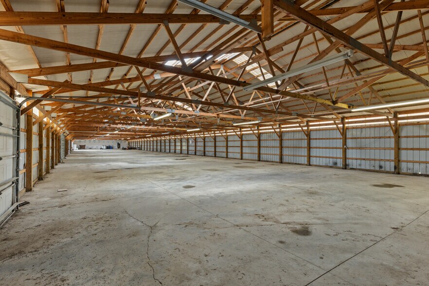 2149 E Frontage Rd, Staunton, IL à vendre - Photo de l’immeuble – Image 3 sur 50