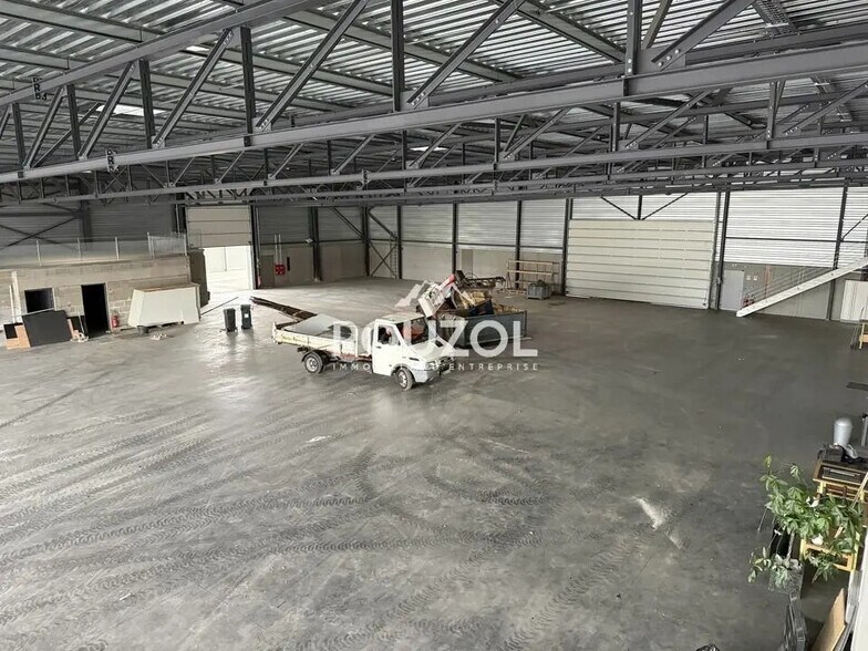 Local d’activités dans Issoire à louer - Photo intérieure – Image 1 sur 8