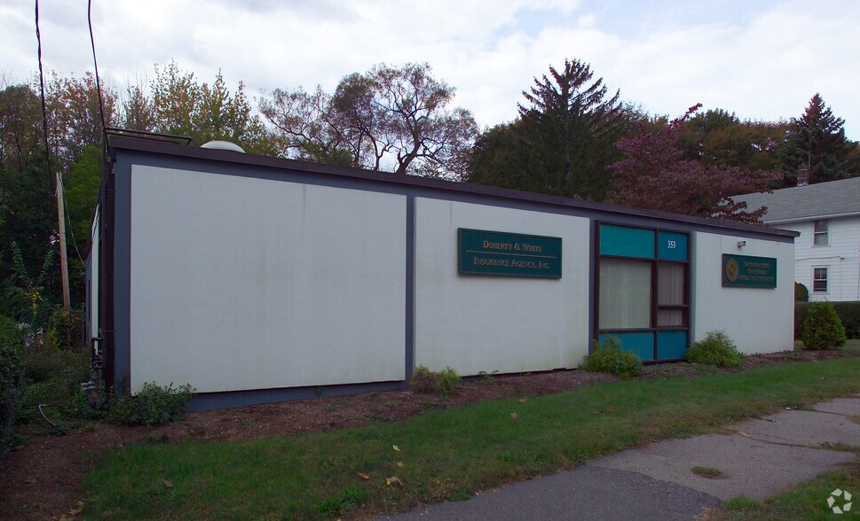 353 Southern Artery, Quincy, MA à louer - Photo de l’immeuble – Image 2 sur 3