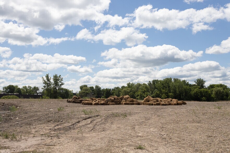 5855 Widewaters Pky, De Witt, NY à louer - Photo de la construction – Image 3 sur 3