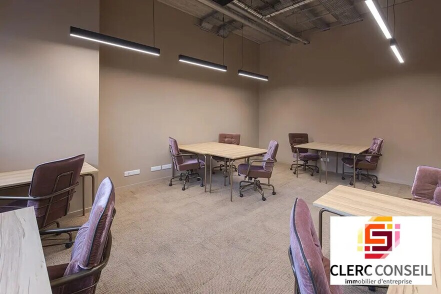 Bureau dans Isneauville à louer - Photo de l’immeuble – Image 3 sur 7