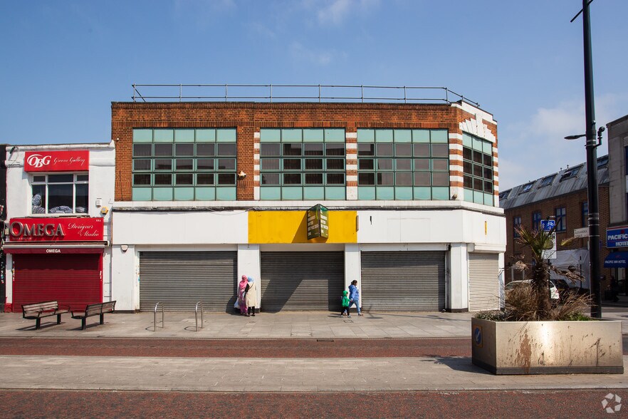 68 The Broadway, Southall à louer - Photo de l’immeuble – Image 2 sur 4