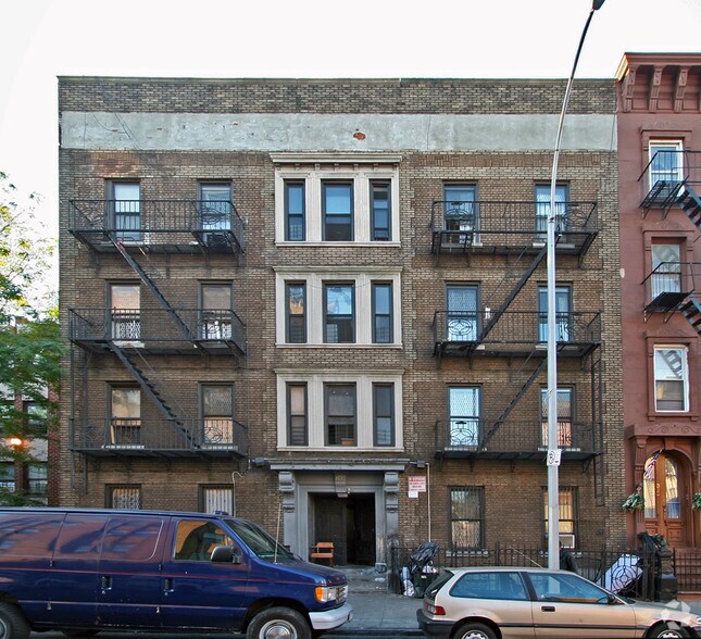 340 Clifton Pl, Brooklyn, NY à vendre - Photo de l’immeuble – Image 2 sur 4