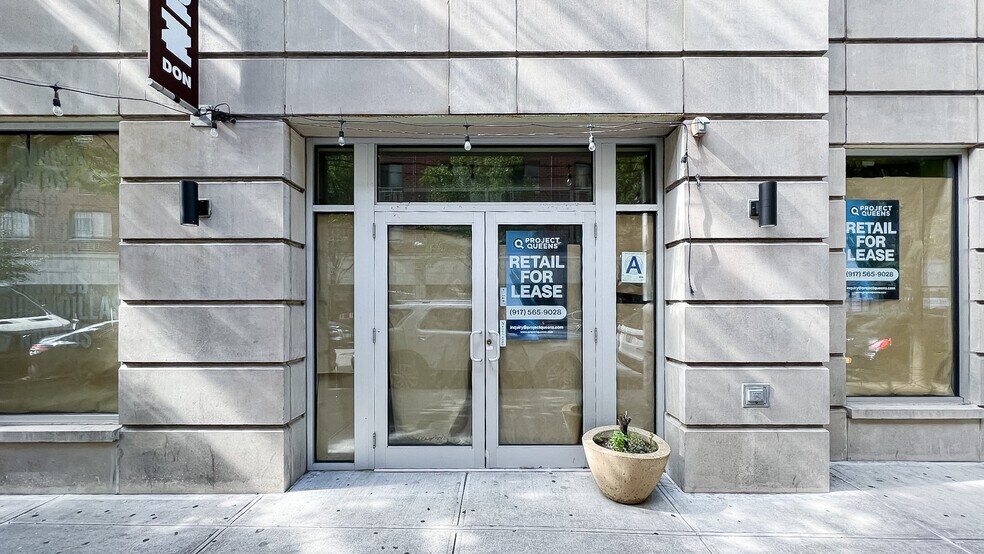 9011 160th St, Jamaica, NY à louer - Photo de l’immeuble – Image 3 sur 5