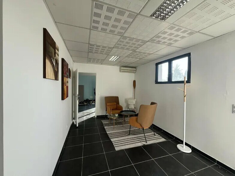 Bureau dans Nîmes à louer - Photo intérieure – Image 3 sur 9