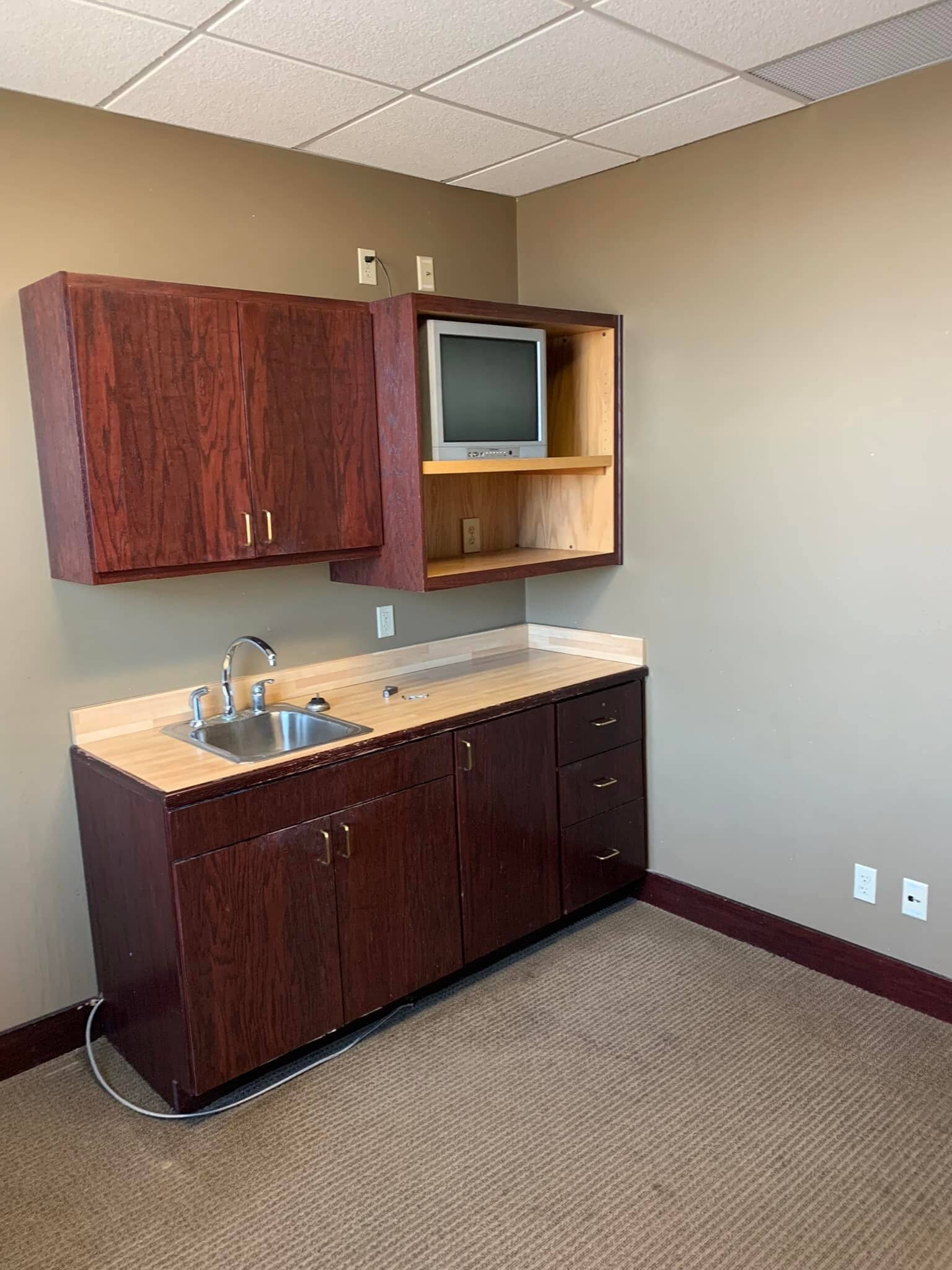 103 E State St, Mason City, IA à louer Photo intérieure– Image 1 sur 6