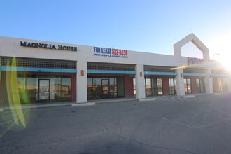 1475 George Dieter Dr, El Paso, TX à louer Photo de l’immeuble– Image 2 sur 5
