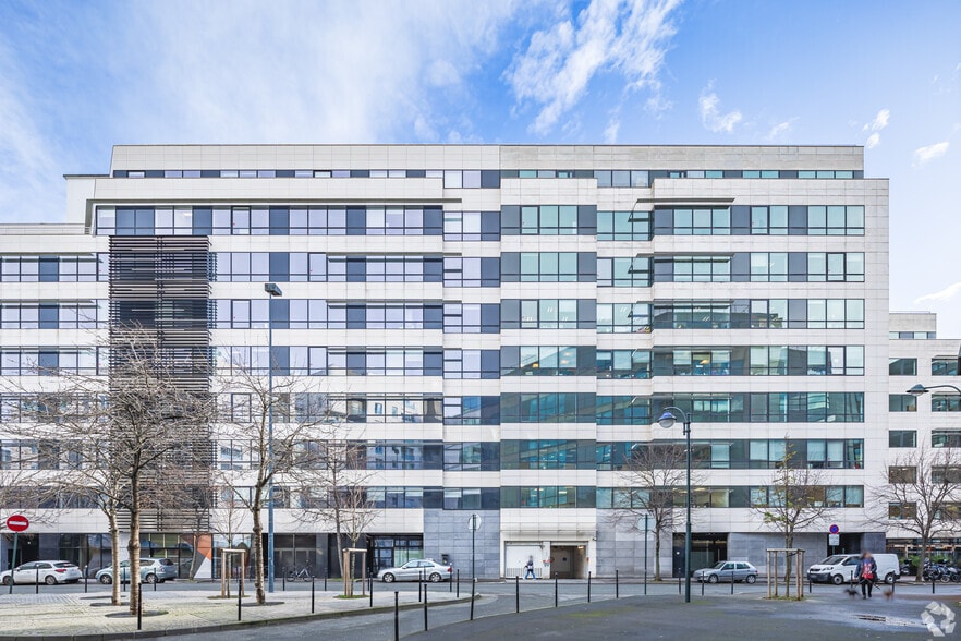 Bureau dans Clichy à louer - Photo de l’immeuble – Image 2 sur 2
