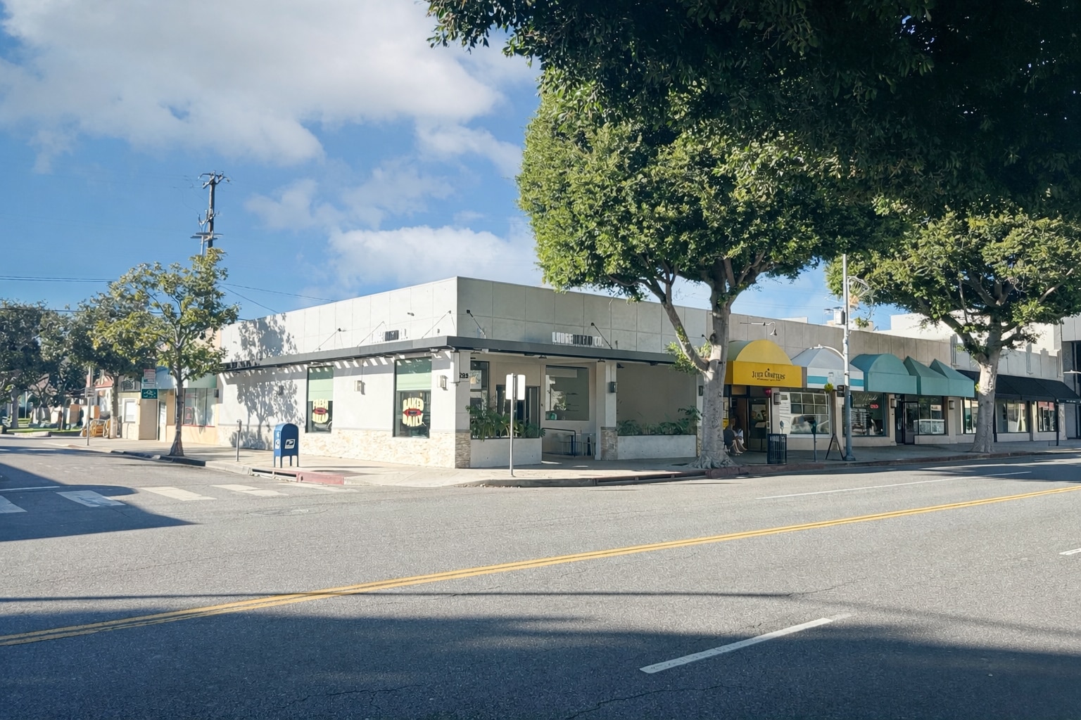 287-297 S Robertson Blvd, Beverly Hills, CA à louer Photo de l’immeuble– Image 1 sur 3