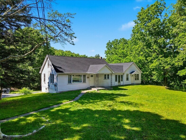 7102 Route 209, Stroudsburg, PA à vendre - Photo de l’immeuble – Image 2 sur 20