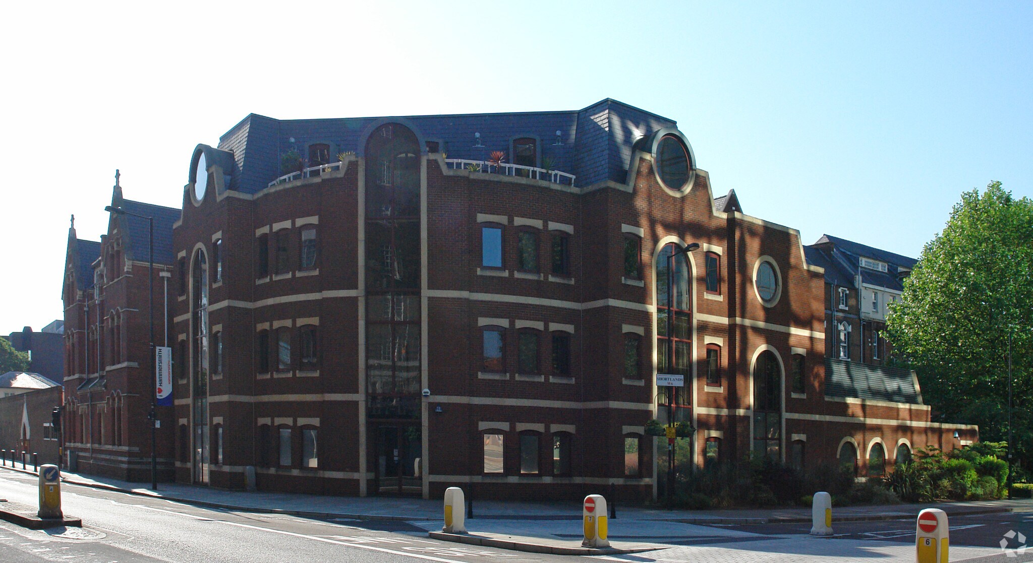 177-179 Hammersmith Rd, Londres à louer Photo de l’immeuble– Image 1 sur 6