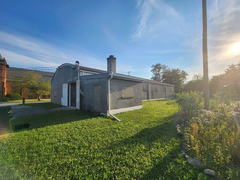 66 Cottage St, Poughkeepsie, NY à vendre - Photo de l’immeuble – Image 3 sur 6