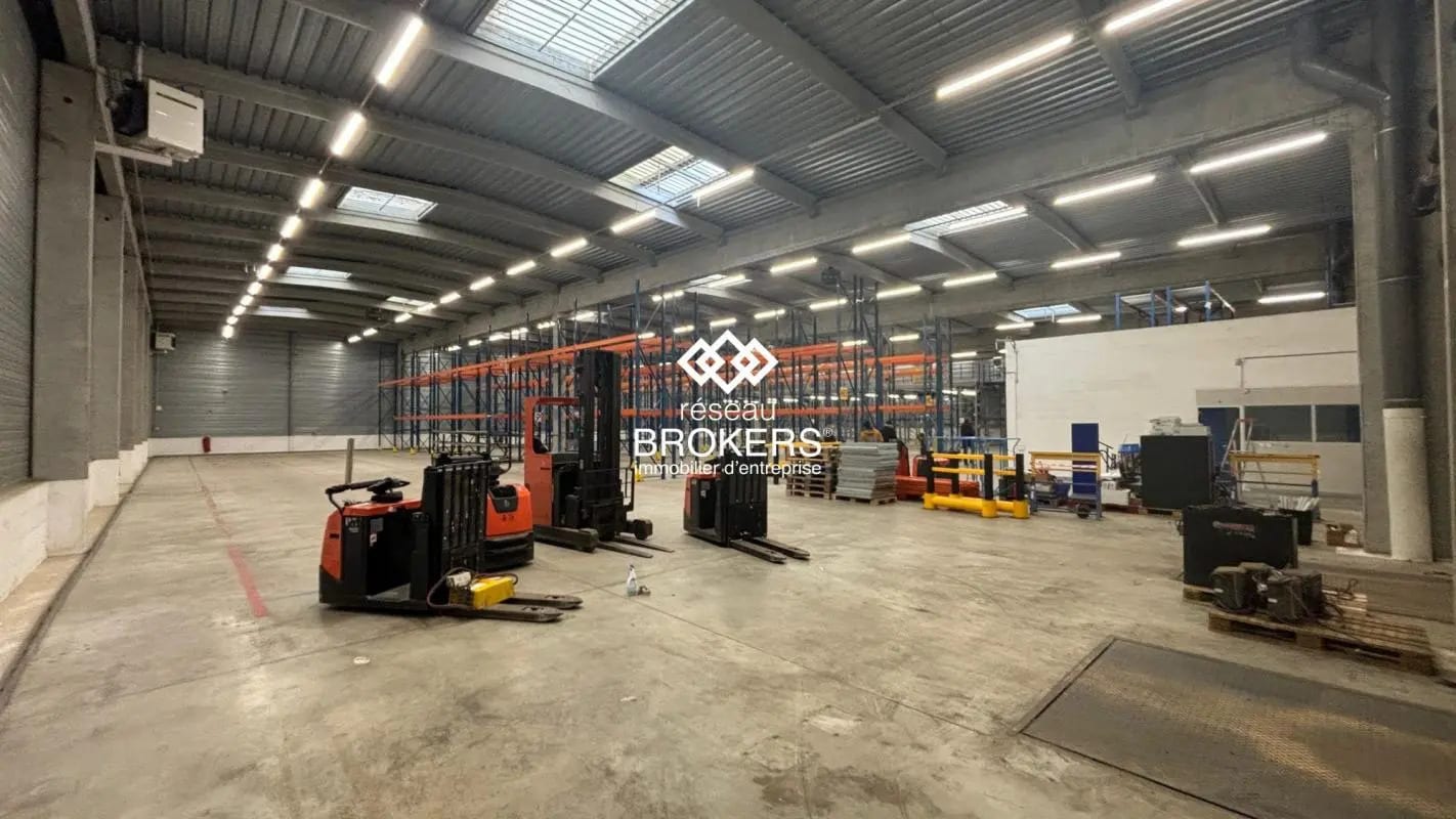 Local d’activités dans Lisses à louer Photo intérieure– Image 1 sur 7