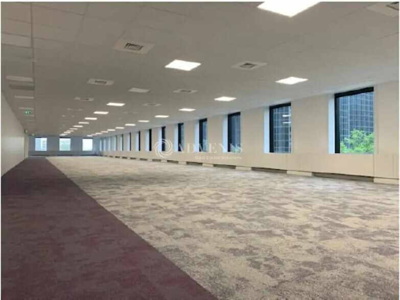 Bureau dans Courbevoie à louer - Photo de l’immeuble – Image 2 sur 5