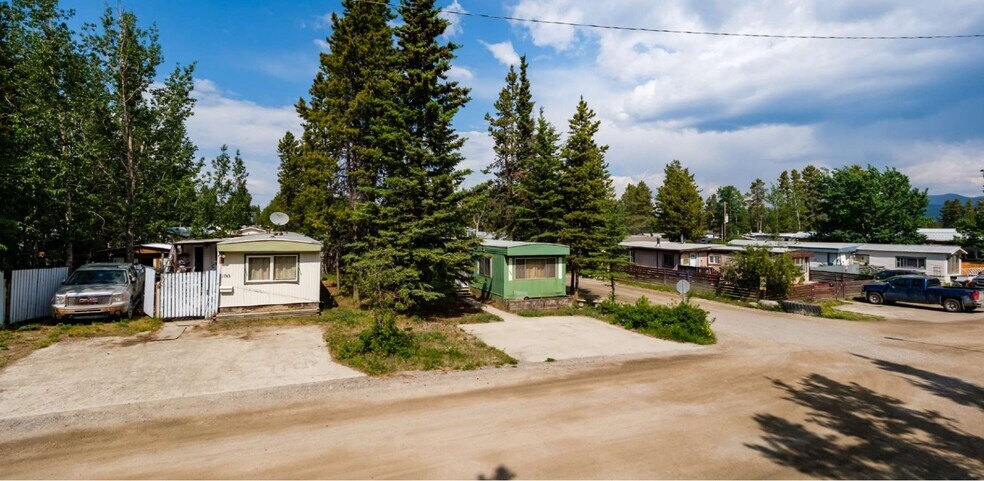 986 Range Rd, Whitehorse, YT à vendre - Photo de l’immeuble – Image 2 sur 17