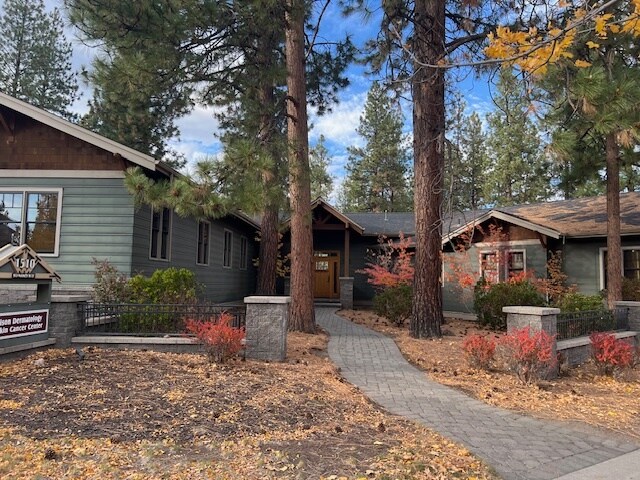 1510 SW Nancy Way, Bend, OR à louer - Photo de l’immeuble – Image 2 sur 18