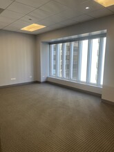 190 S La Salle St, Chicago, IL à louer Photo de l’immeuble– Image 2 sur 3