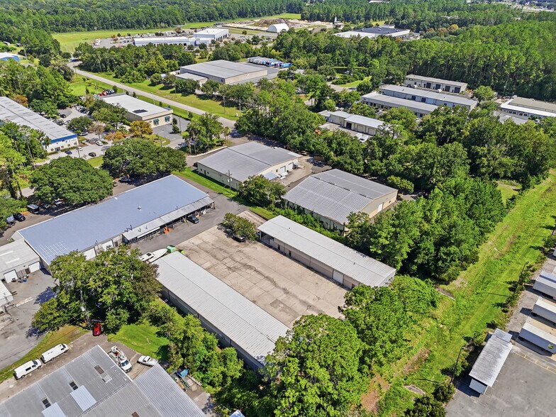 1901 NW 67th Pl, Gainesville, FL à louer - Photo de l’immeuble – Image 1 sur 5