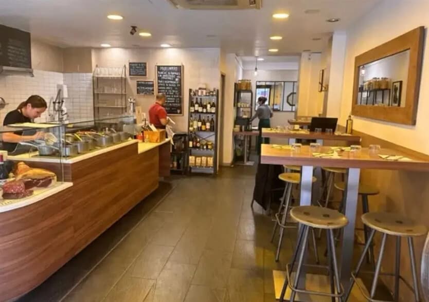 Local commercial dans Paris à louer - Photo de l’immeuble – Image 3 sur 3